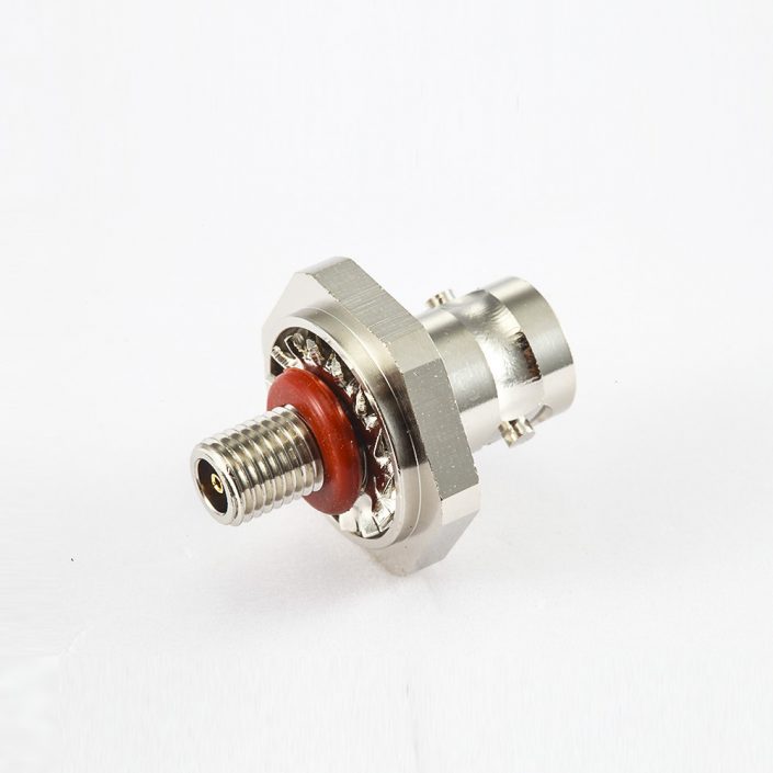 EB-001-0439 防水BNC50Ω母头直式连接器面板安装的后锁穿墙焊接接线