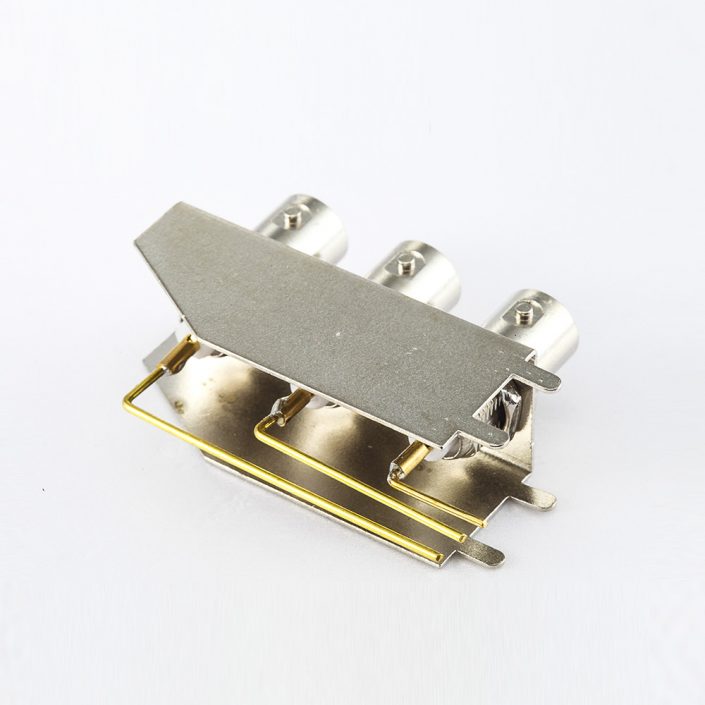 EB-001-0482 弯式PCB安装BNC连接器三排母头插孔50ohm