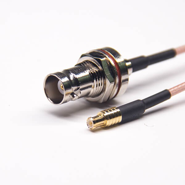 EB-101-0358 BNC连接线防水母头前锁板直式转MCX公头直式接RG316线